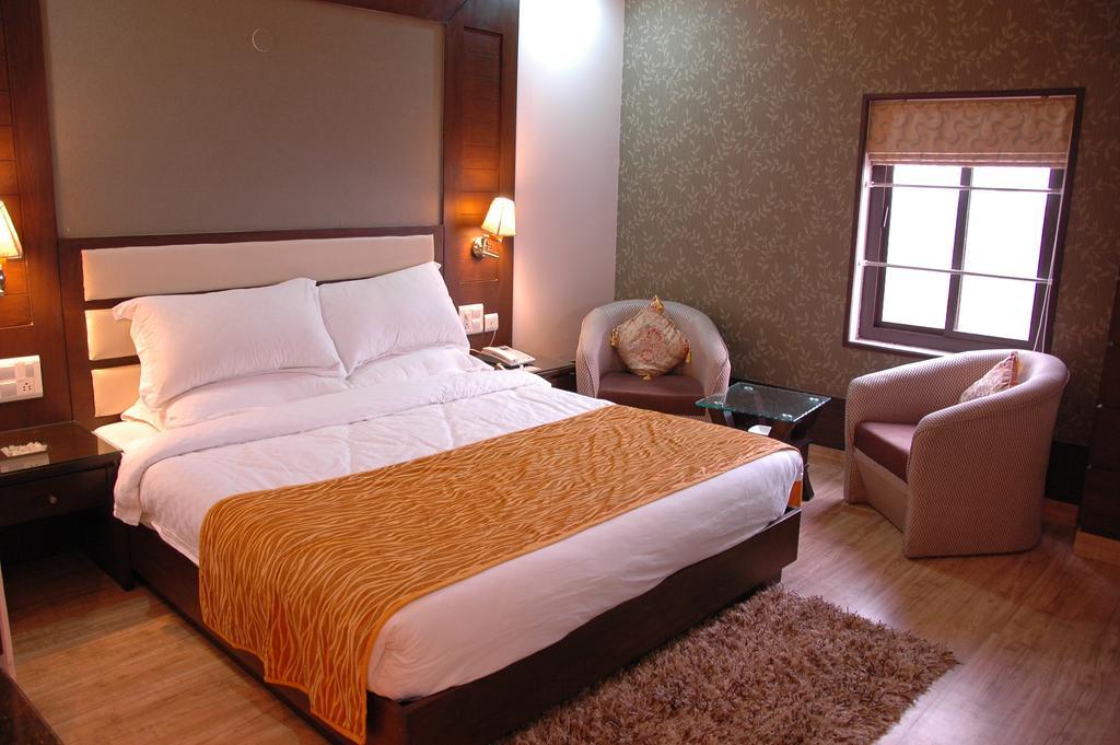 Hotel Palmdale Zirakpur Exterior foto