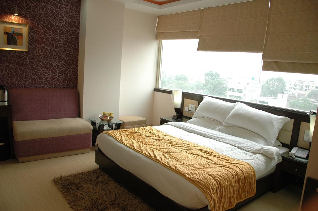 Hotel Palmdale Zirakpur Quarto foto