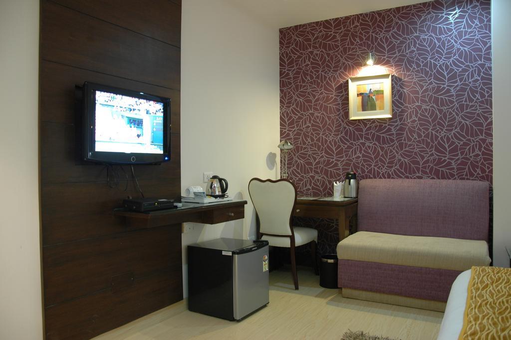 Hotel Palmdale Zirakpur Quarto foto