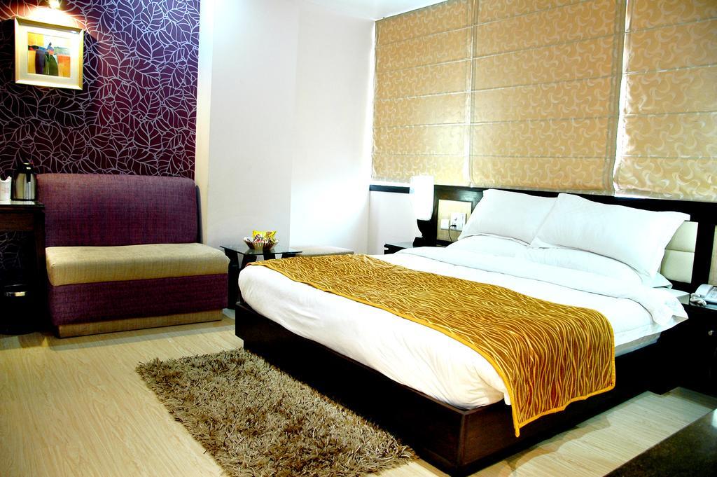 Hotel Palmdale Zirakpur Quarto foto